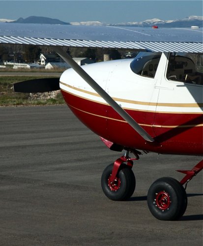 PA32-206LA: PA32-206LA Airglas Large Nose Fork - Cessna - Image 4